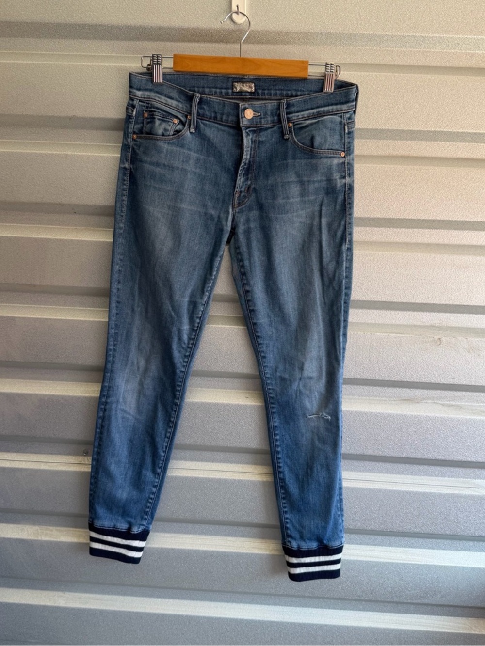 Mother The trainer jeans in famous heroine